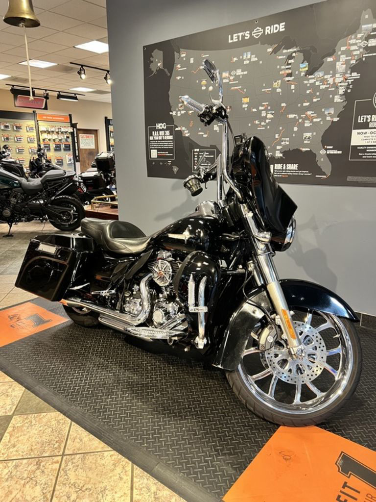 Street Glide®