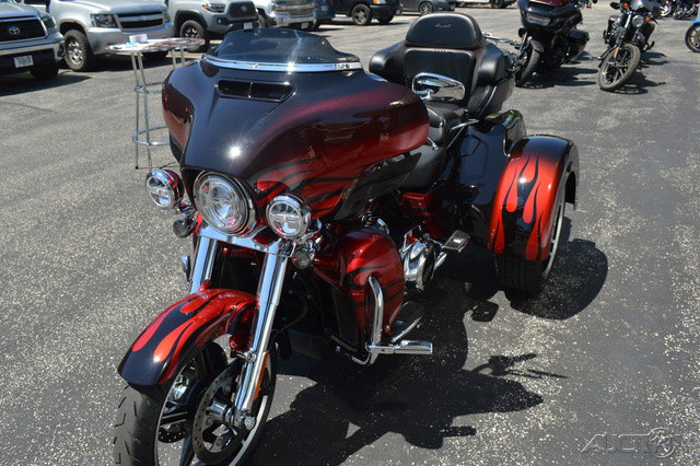 CVO® Tri Glide®