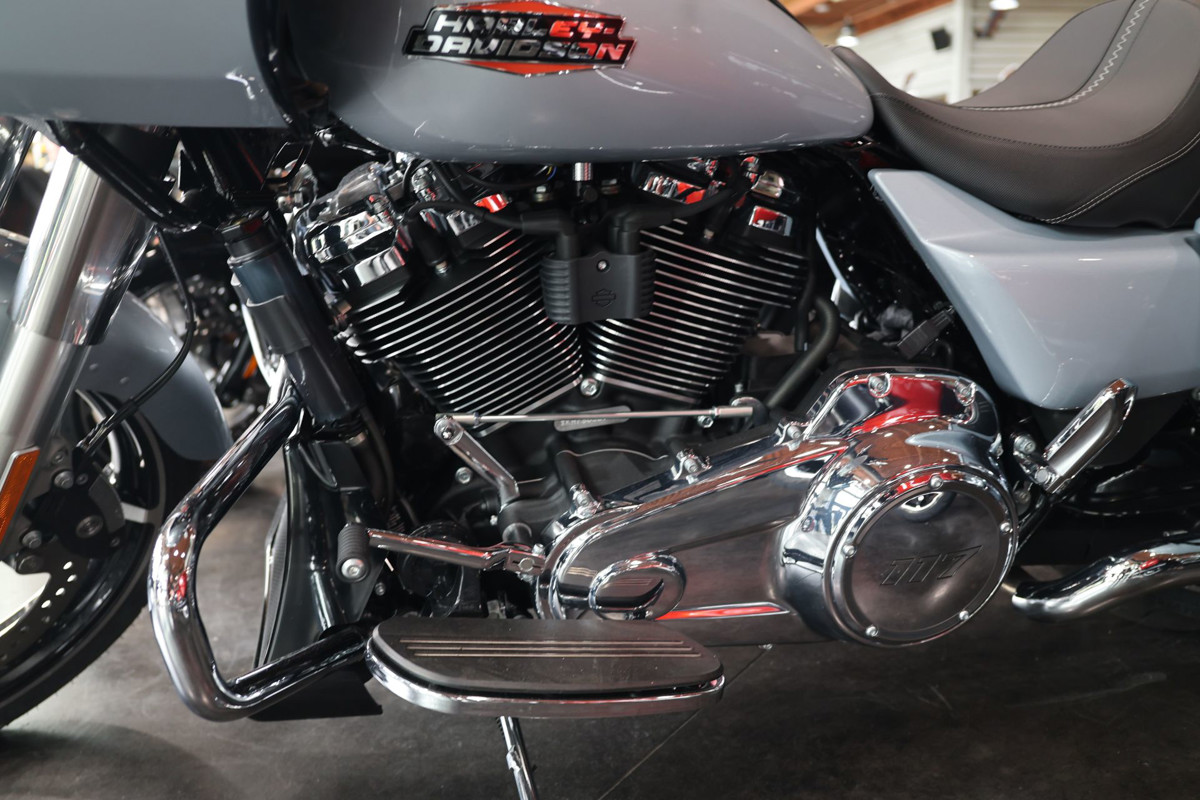 Road Glide®