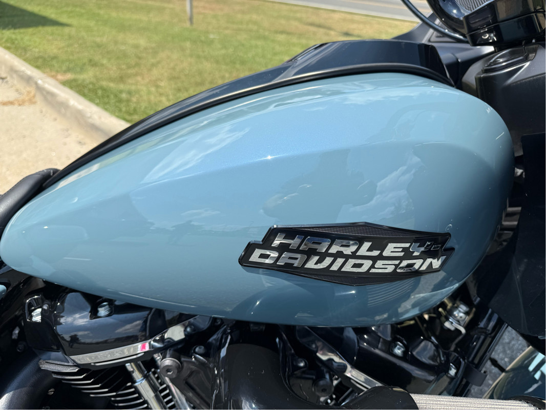 Road Glide®