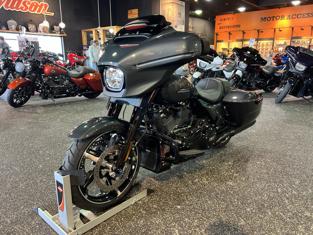 Street Glide®