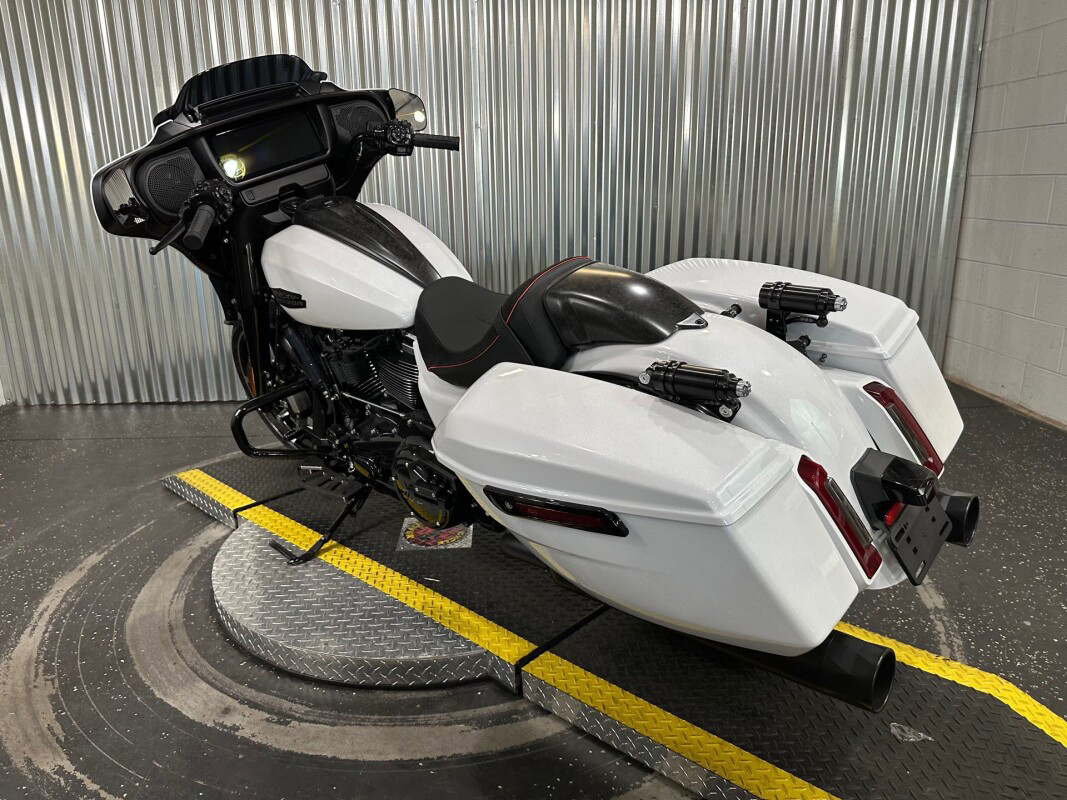 Street Glide®