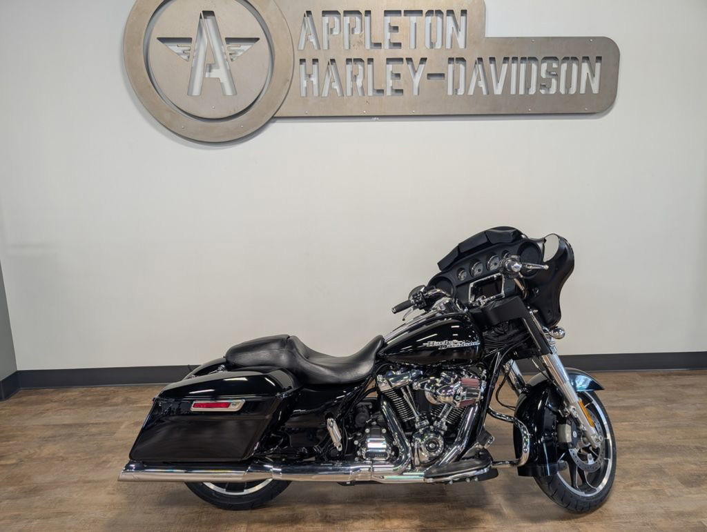 Street Glide®