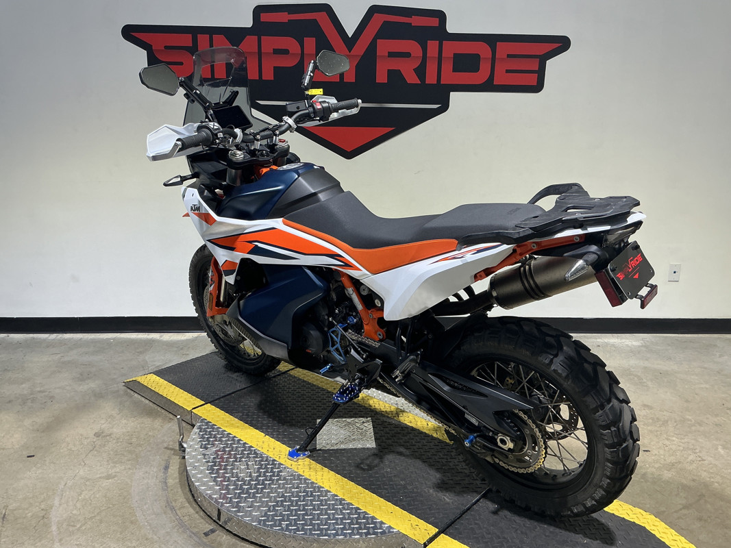 890 Adventure R
