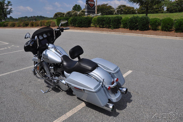 Street Glide®