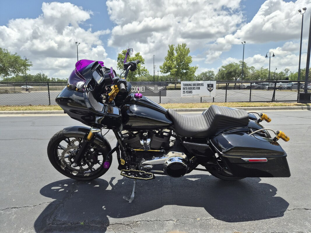 Road Glide®