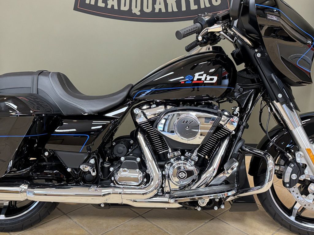 Street Glide®