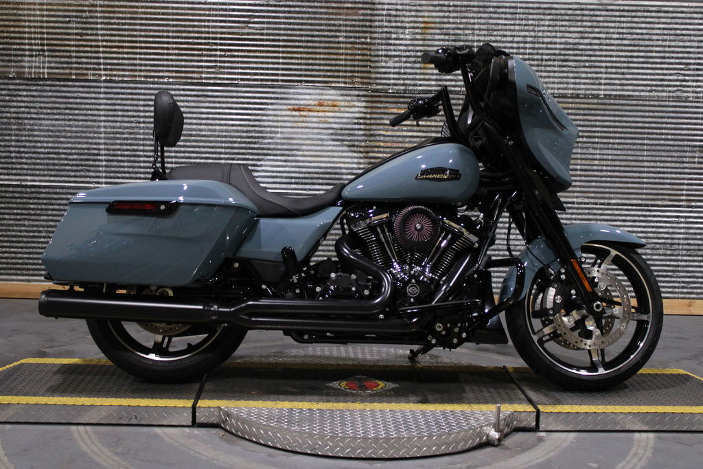 Street Glide®