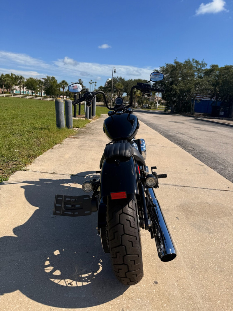 Street Bob®