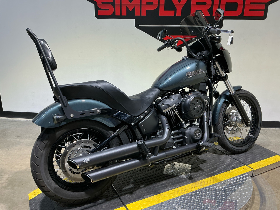 Street Bob®