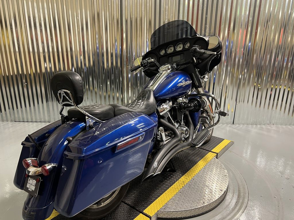 Street Glide®