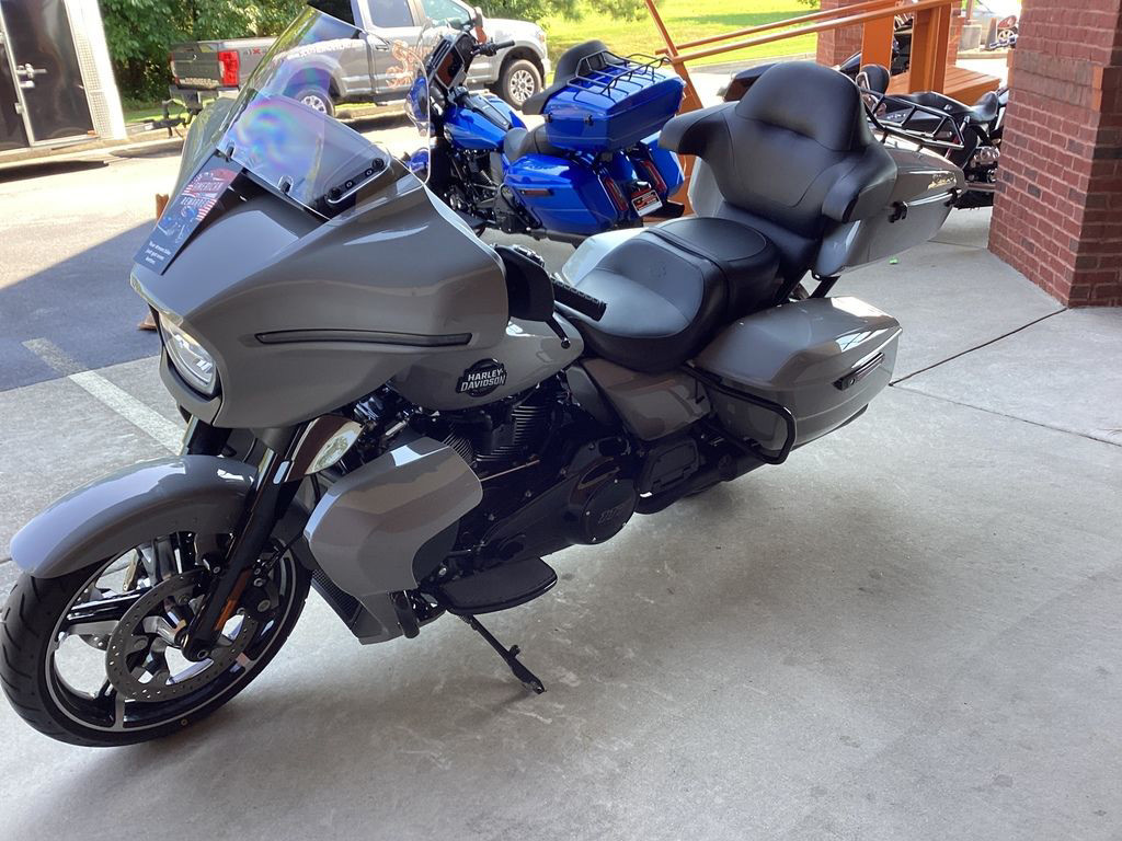 Street Glide® Ultra