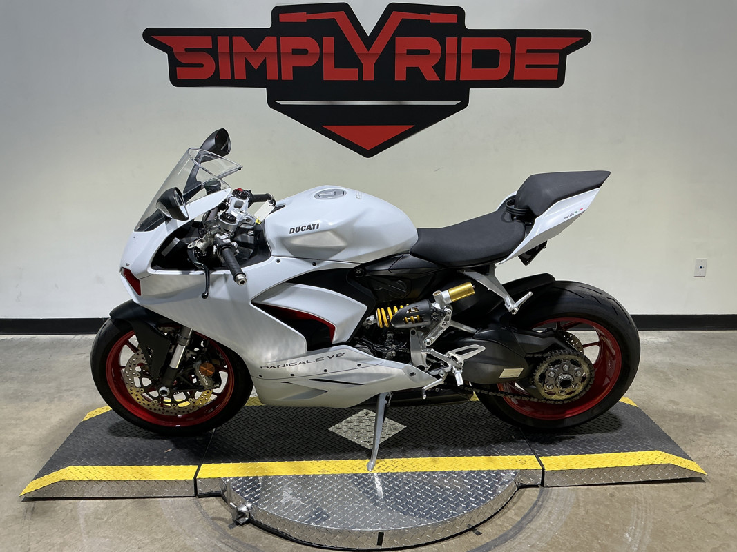 Panigale V2