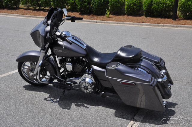 Street Glide®
