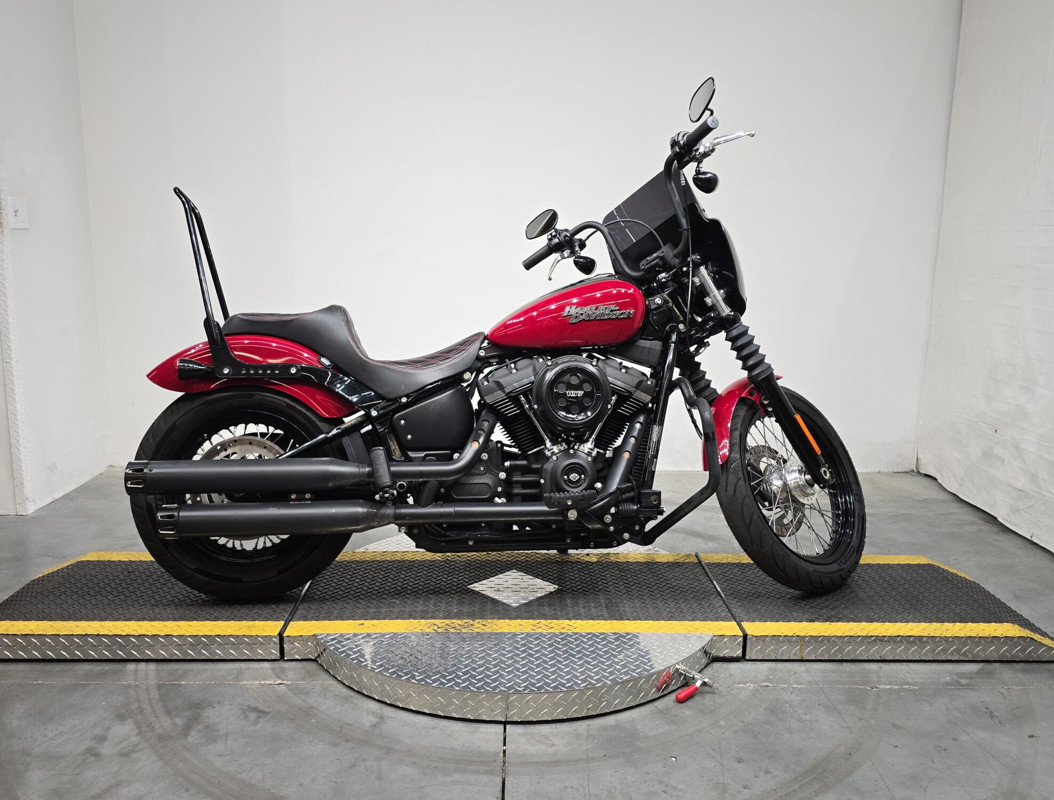 Street Bob®