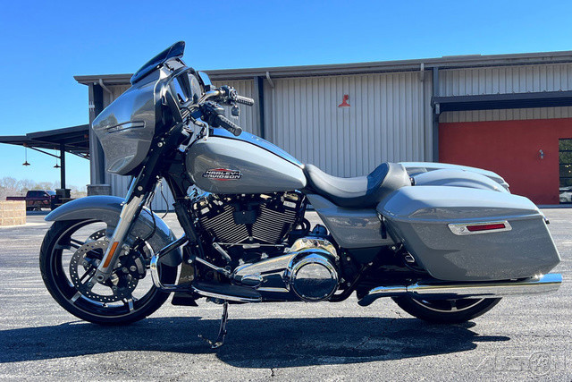 Street Glide®