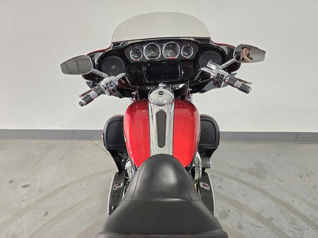 CVO® Tri Glide® Ultra
