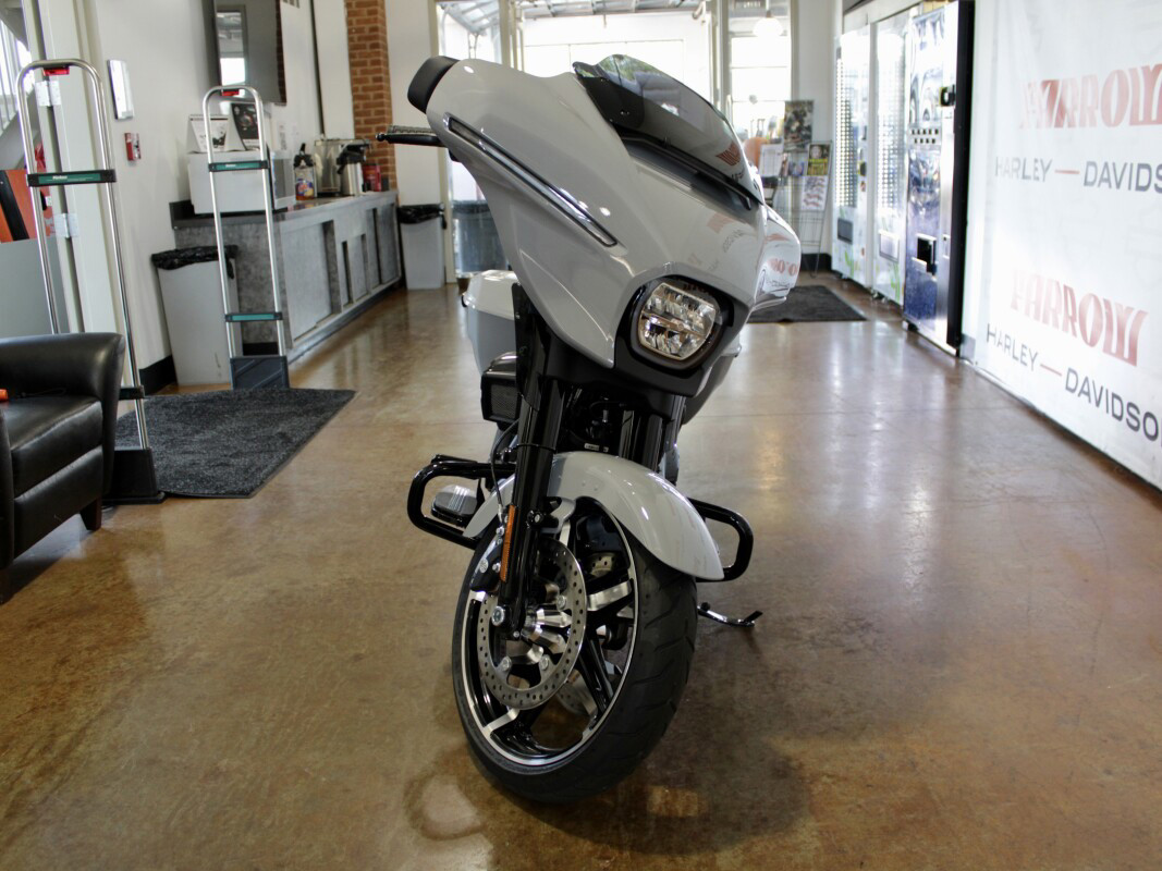 Street Glide®