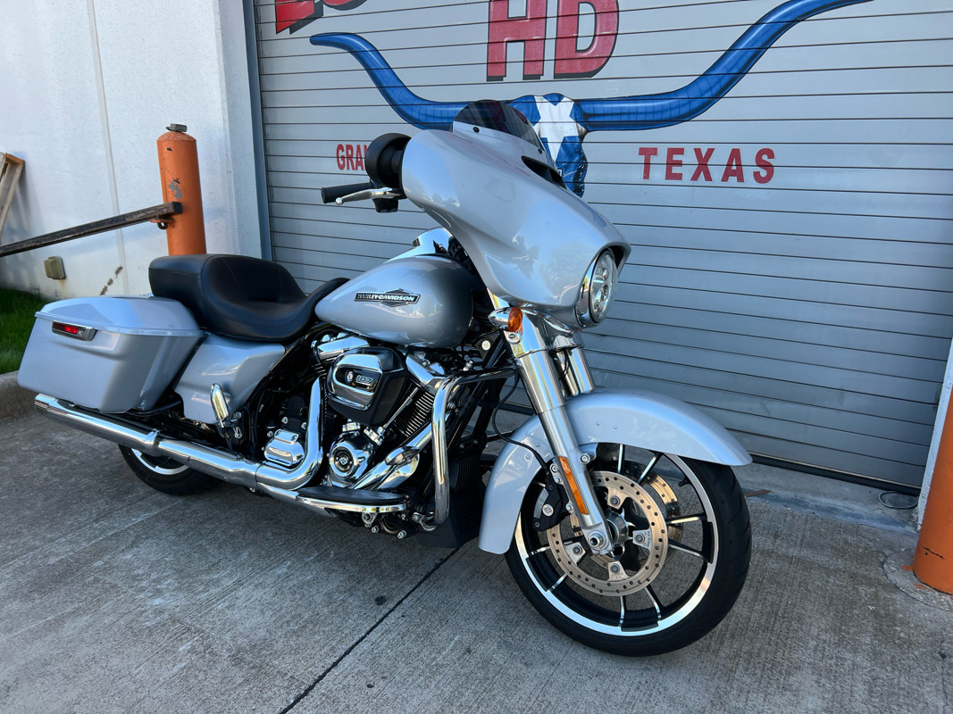 Street Glide®