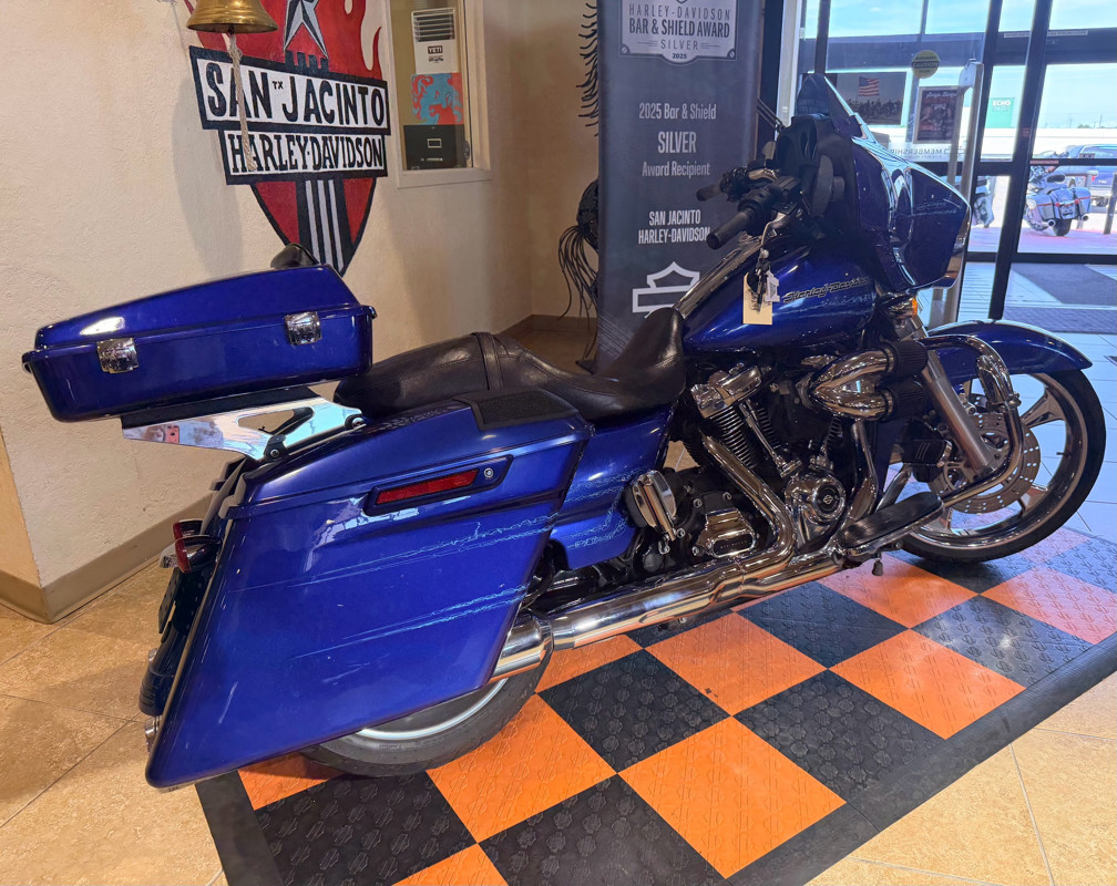 Street Glide®