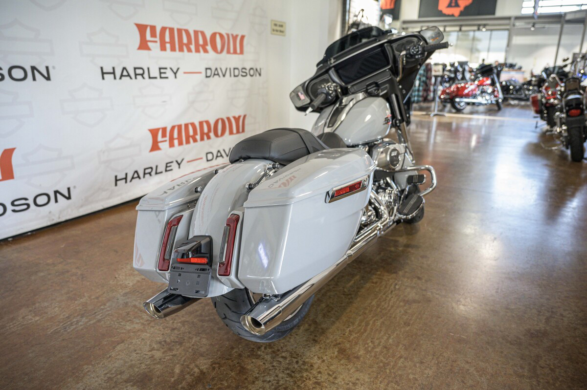 Street Glide®