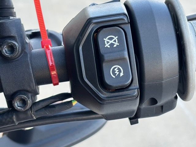 FTR R Carbon