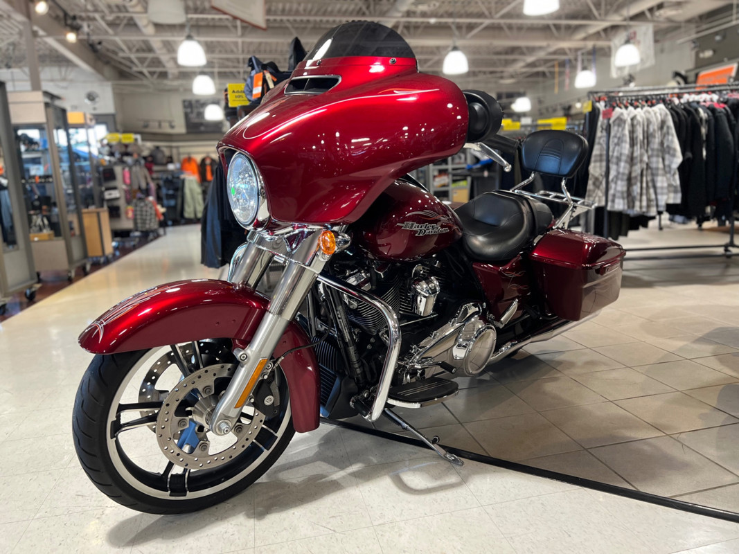 Street Glide®