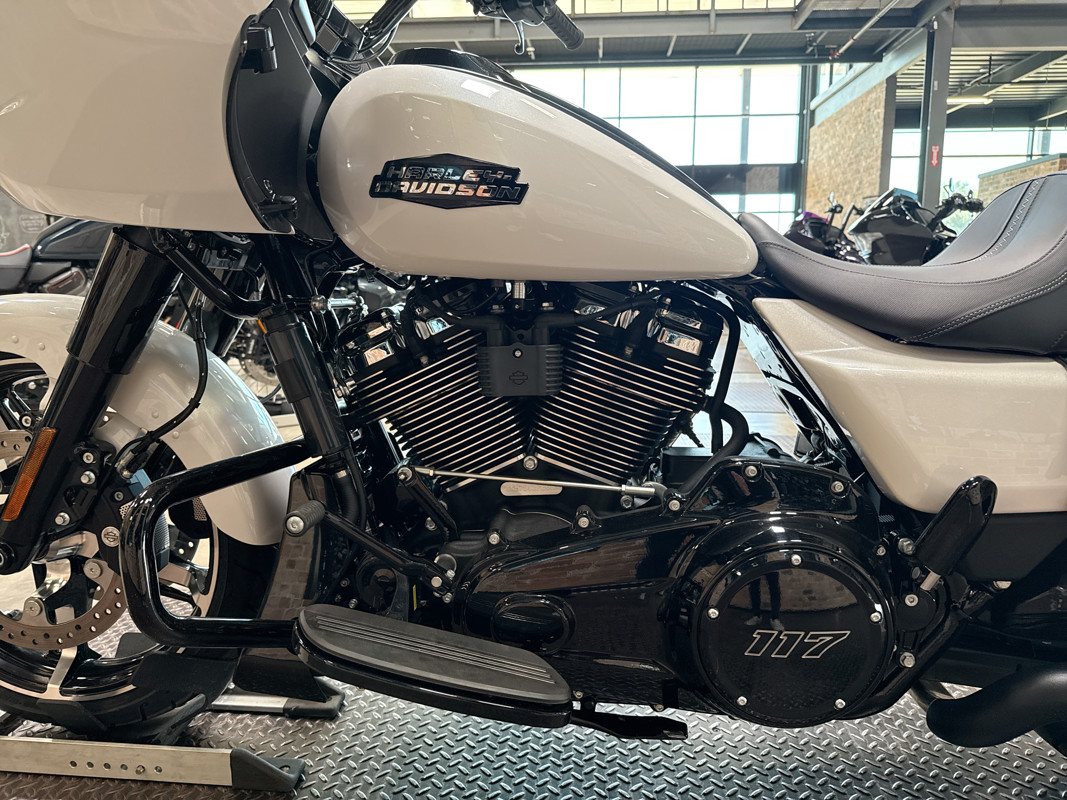 Road Glide®