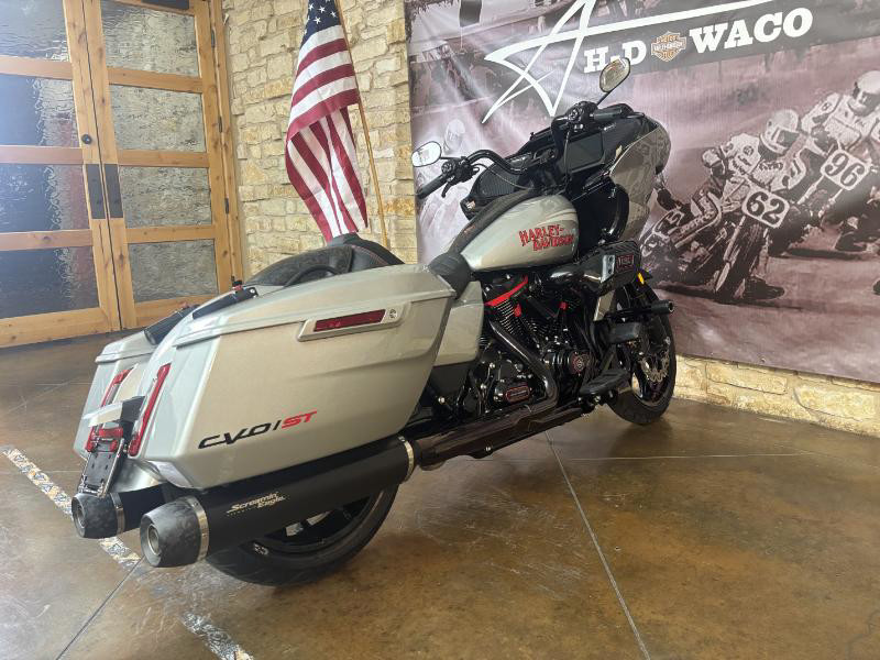 CVO® Road Glide® ST