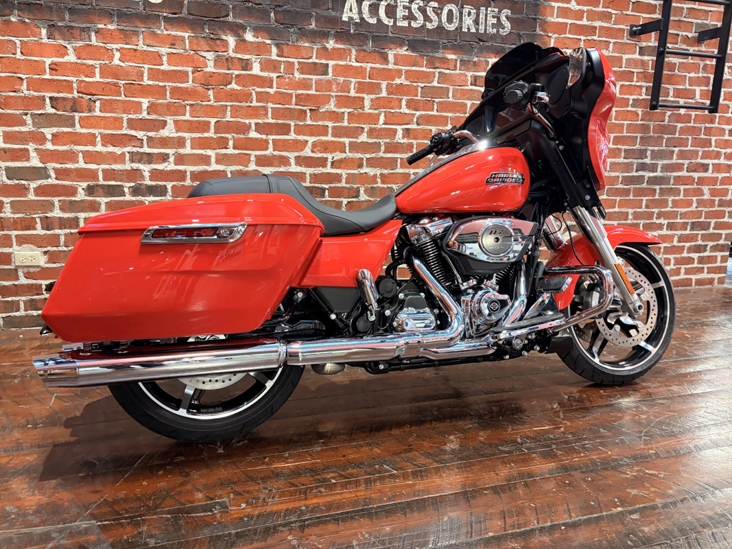 Street Glide®