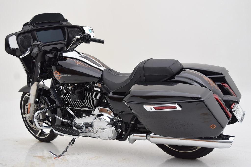 Street Glide®
