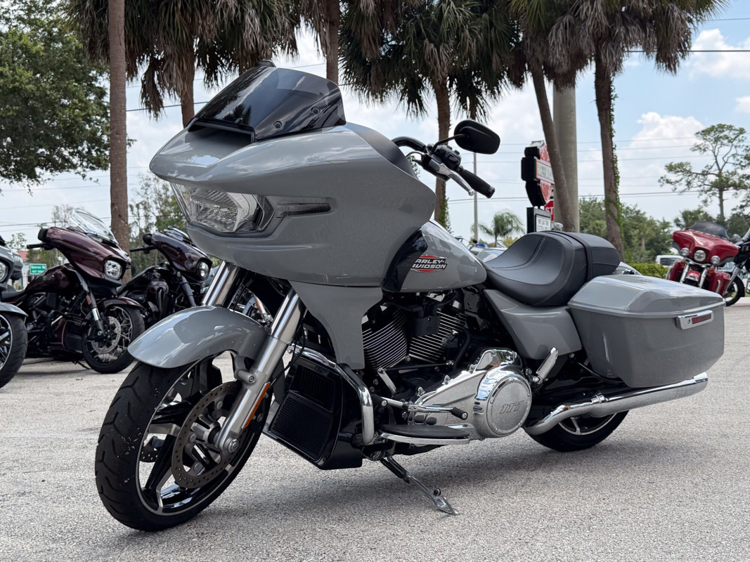 Road Glide®