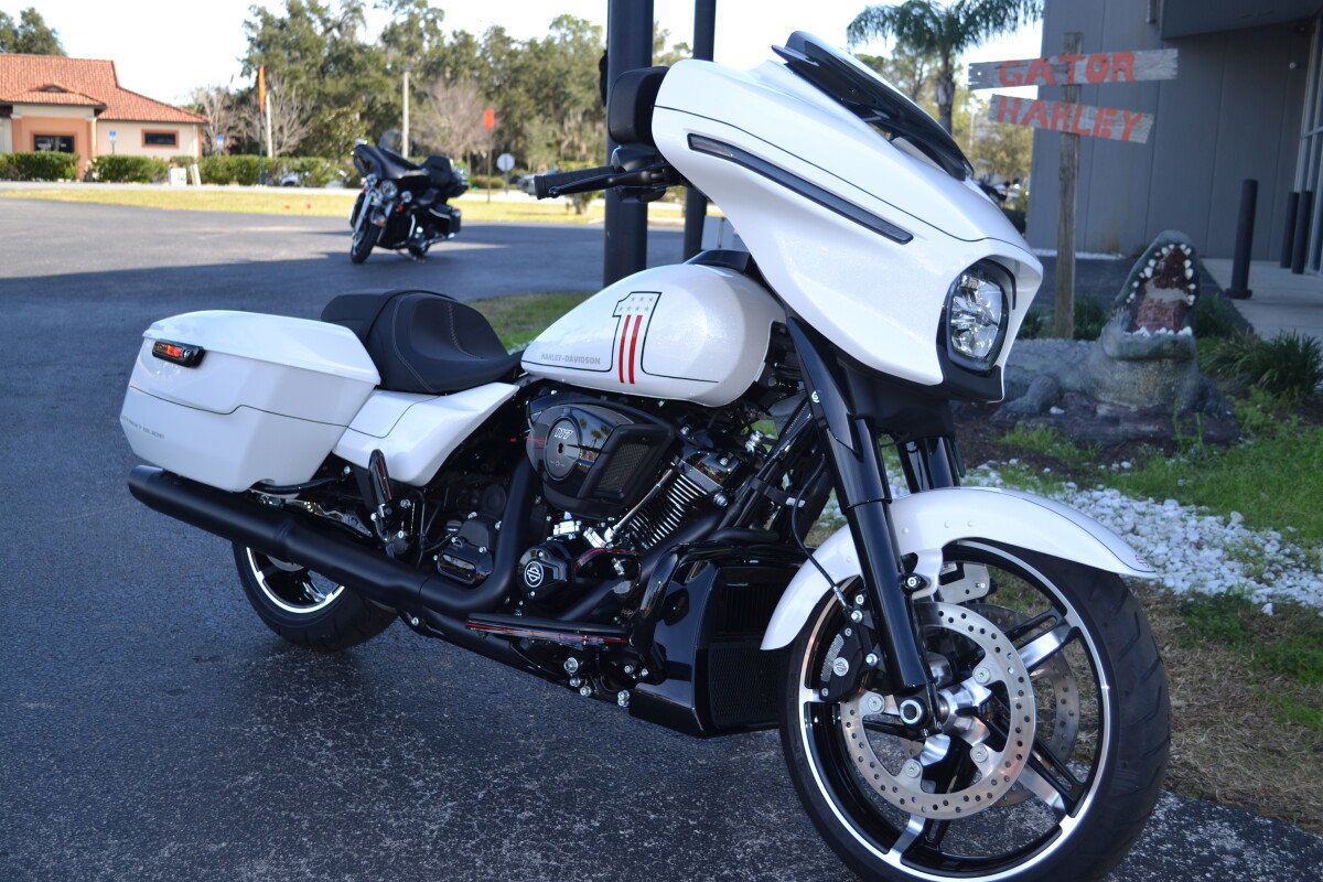 Street Glide®