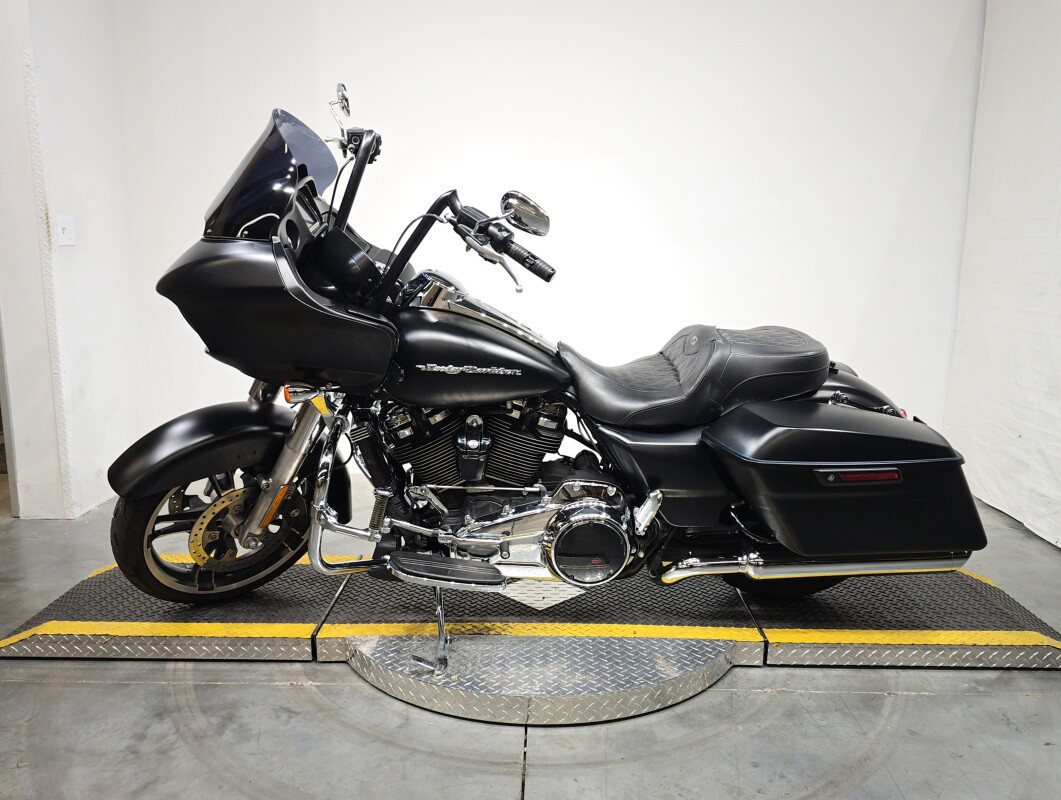Road Glide®