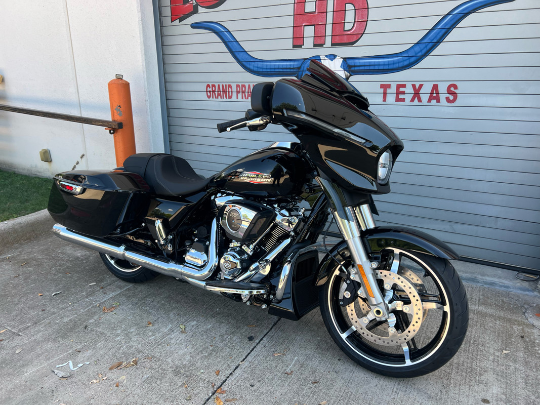Street Glide®