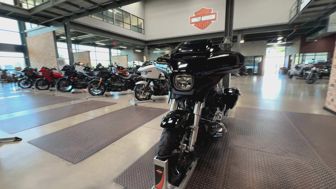 Street Glide®