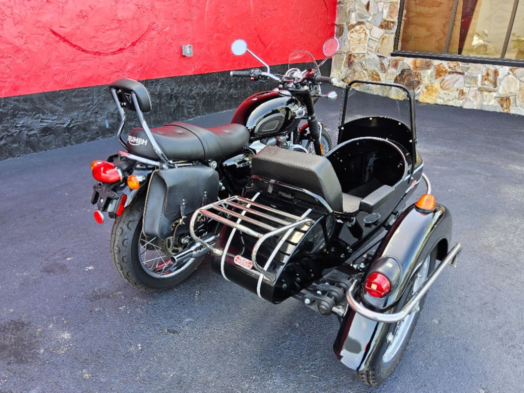 Bonneville T100