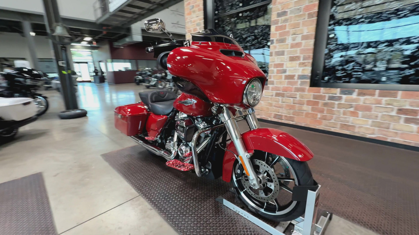 Street Glide®