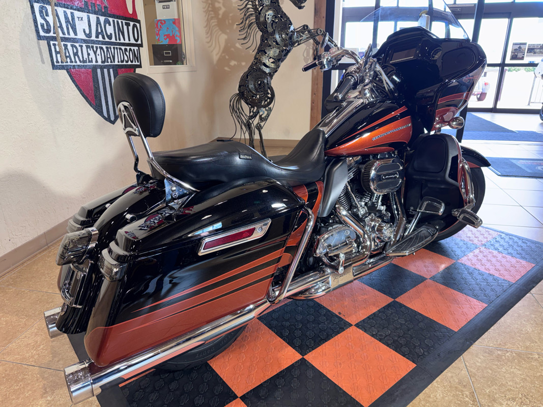 CVO® Road Glide® Ultra