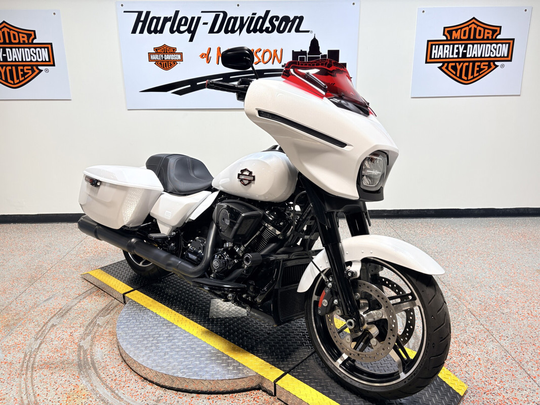 Street Glide®