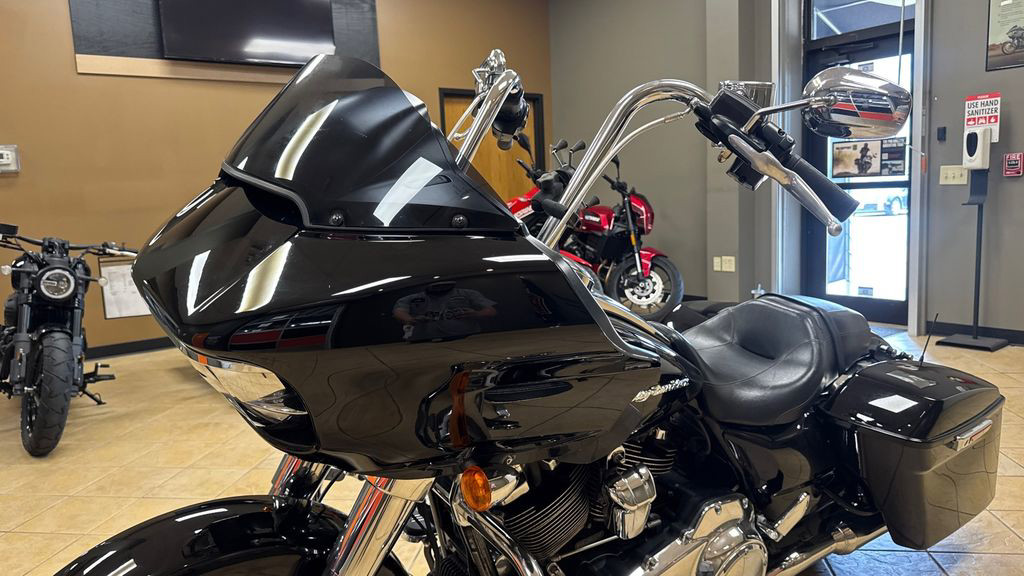 Road Glide®