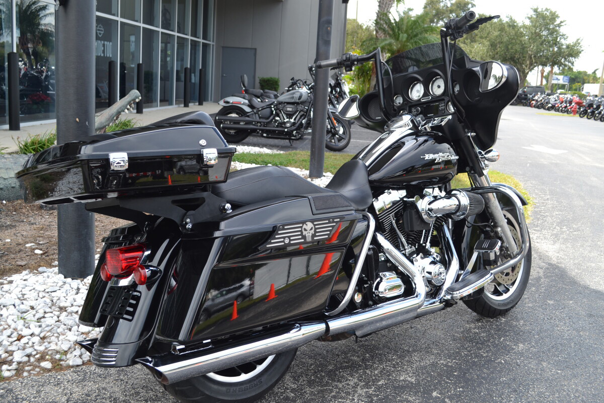 Street Glide®