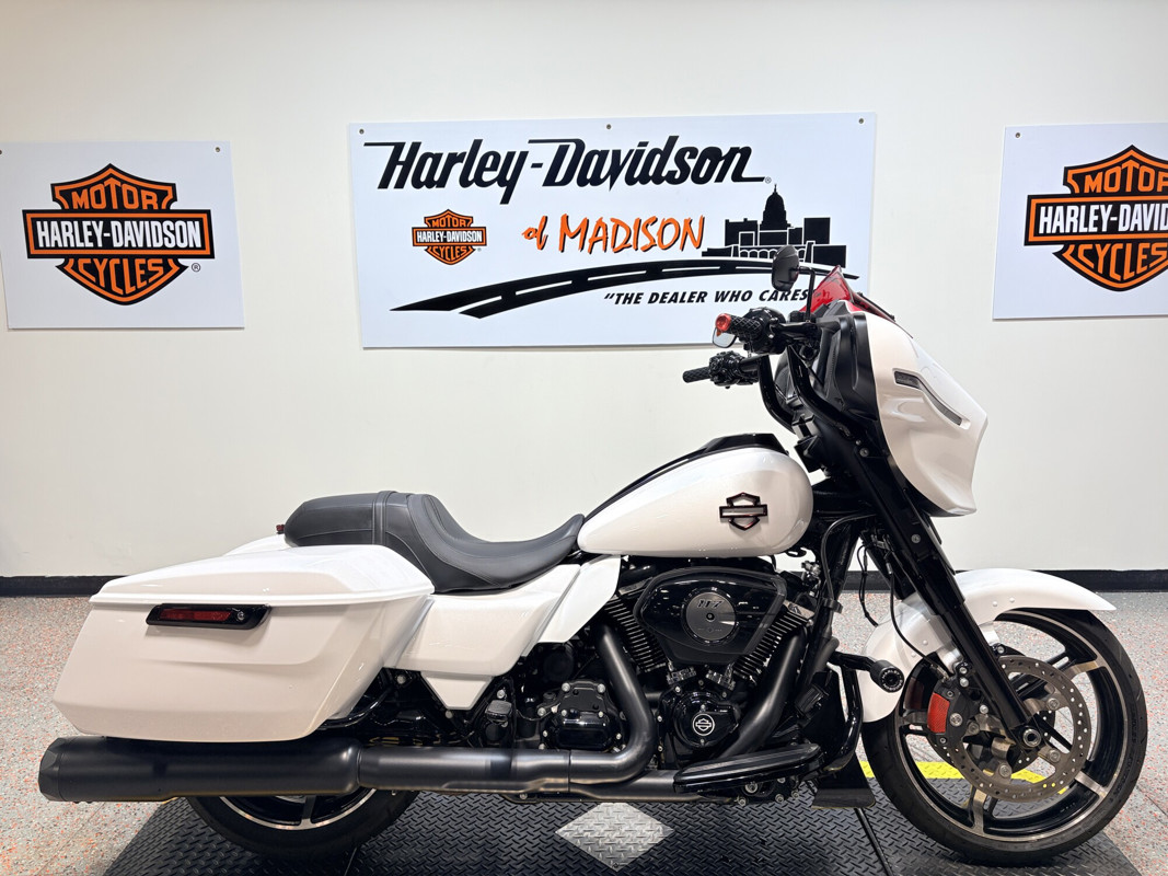 Street Glide®