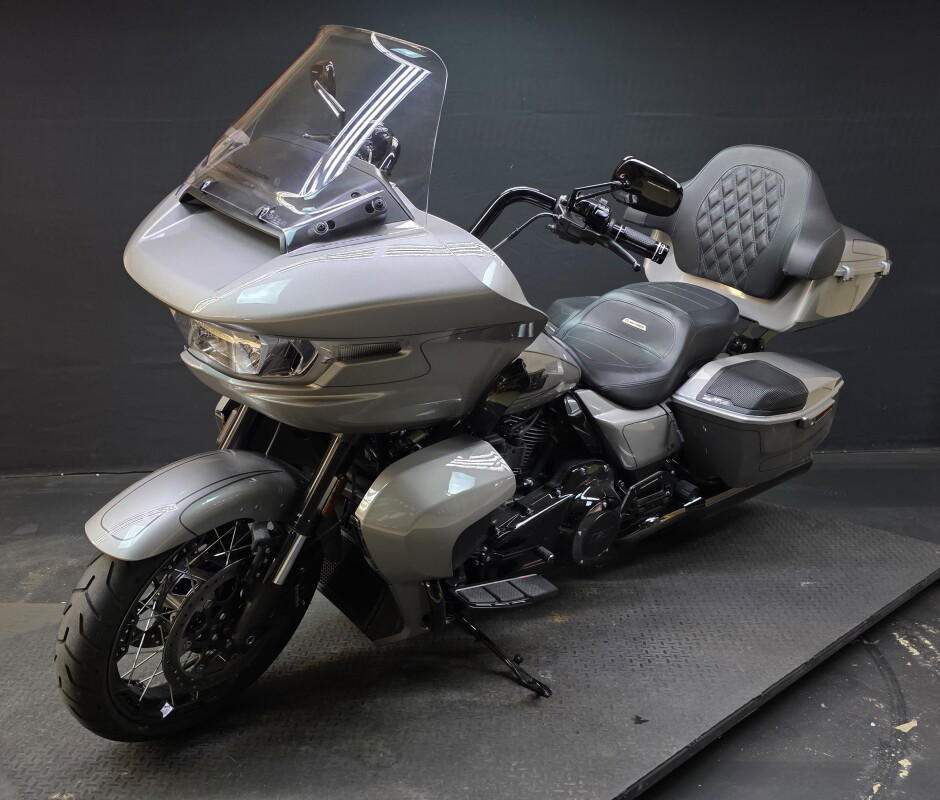 CVO® Road Glide®