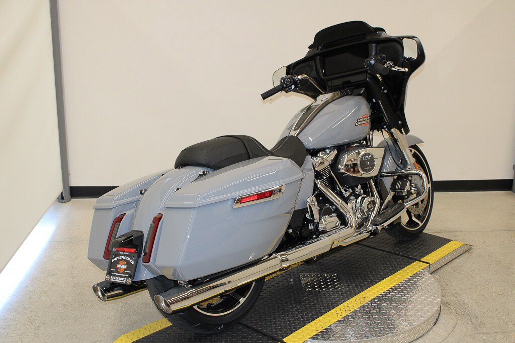 Street Glide®