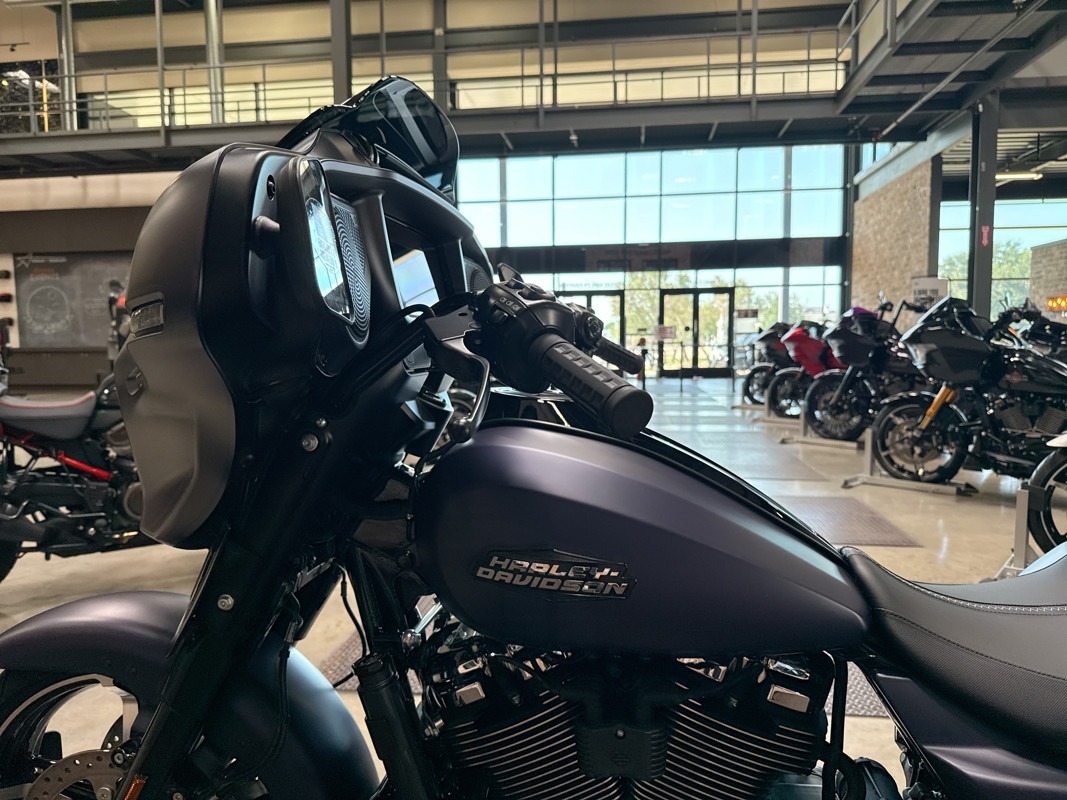 Street Glide®