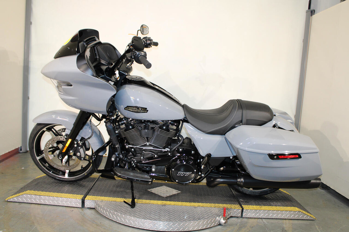 Road Glide®