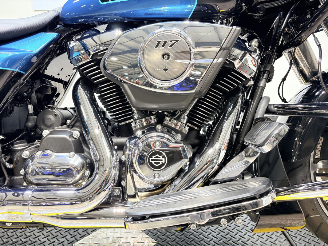 Road Glide®