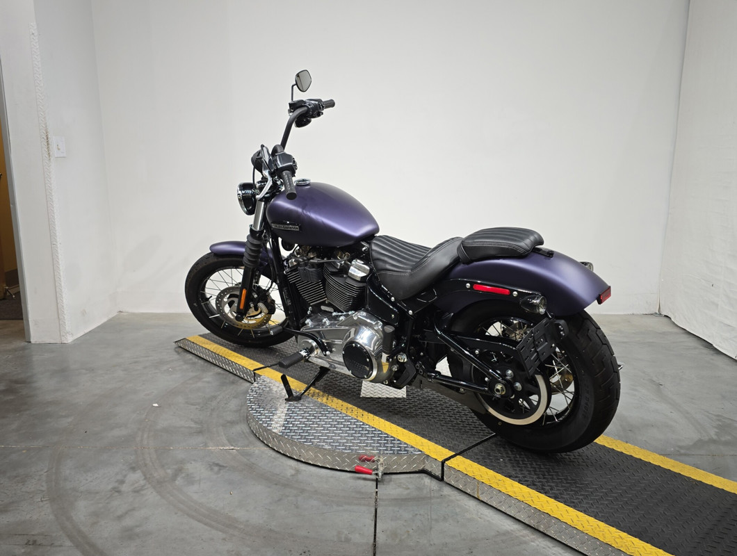 Street Bob®
