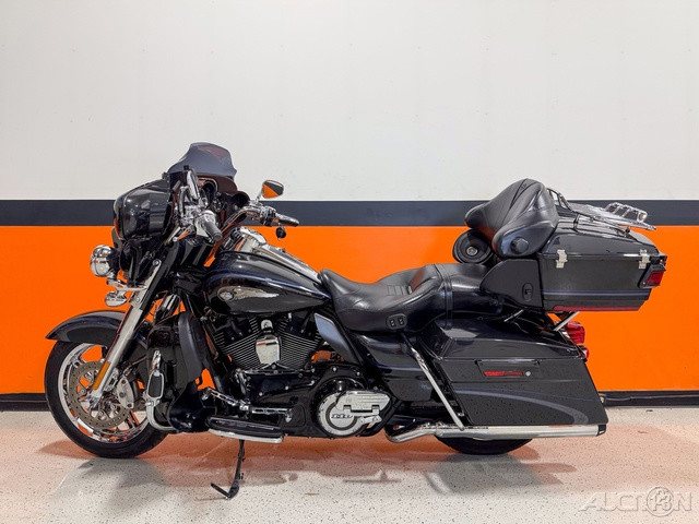 CVO® Ultra Classic® Electra Glide® 110th Anv. Ed.